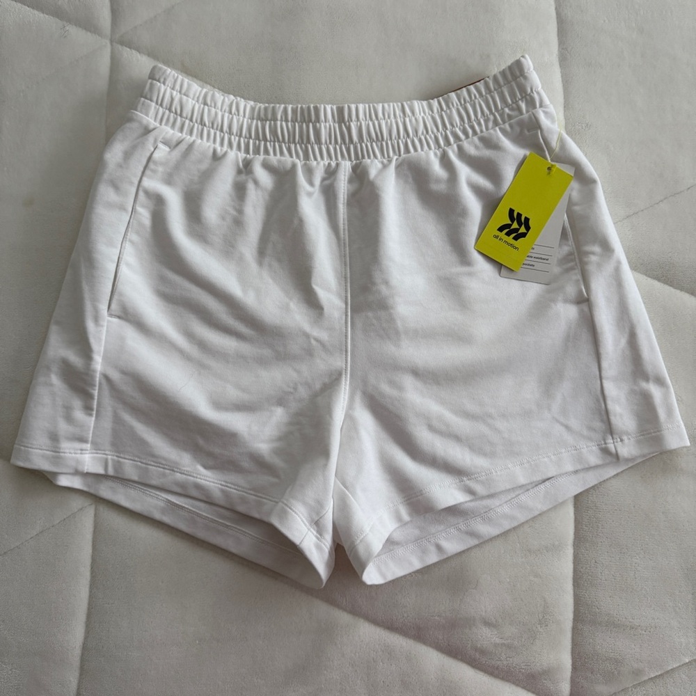 {all in motion} White Athletic Workout Lounge Sweatshorts 3.5 inch Inseam | XS